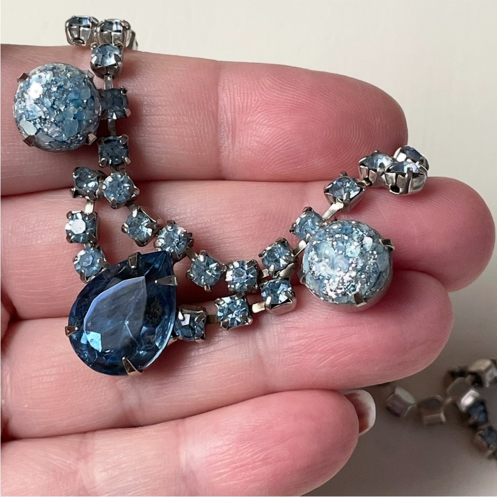 Gorgeous vintage blue rhinestone choker necklace w/ confetti cabochons - Picture 10 of 10